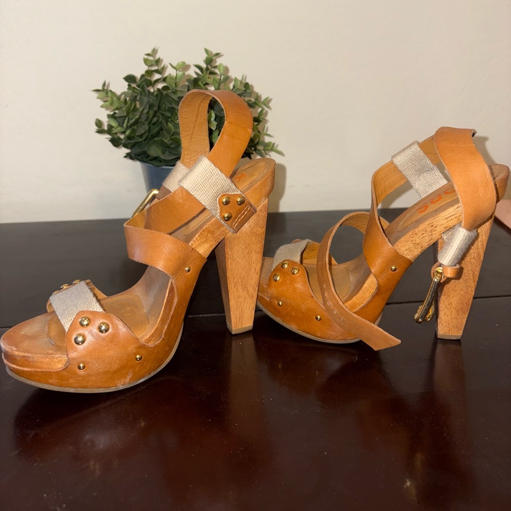 Micheal Kors Kingston Platform Sandal
